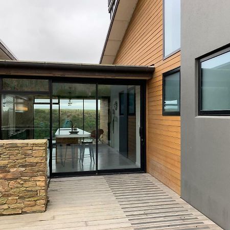 Secluded Getaway Villa Oamaru Bagian luar foto