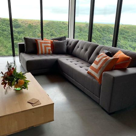 Secluded Getaway Villa Oamaru Bagian luar foto