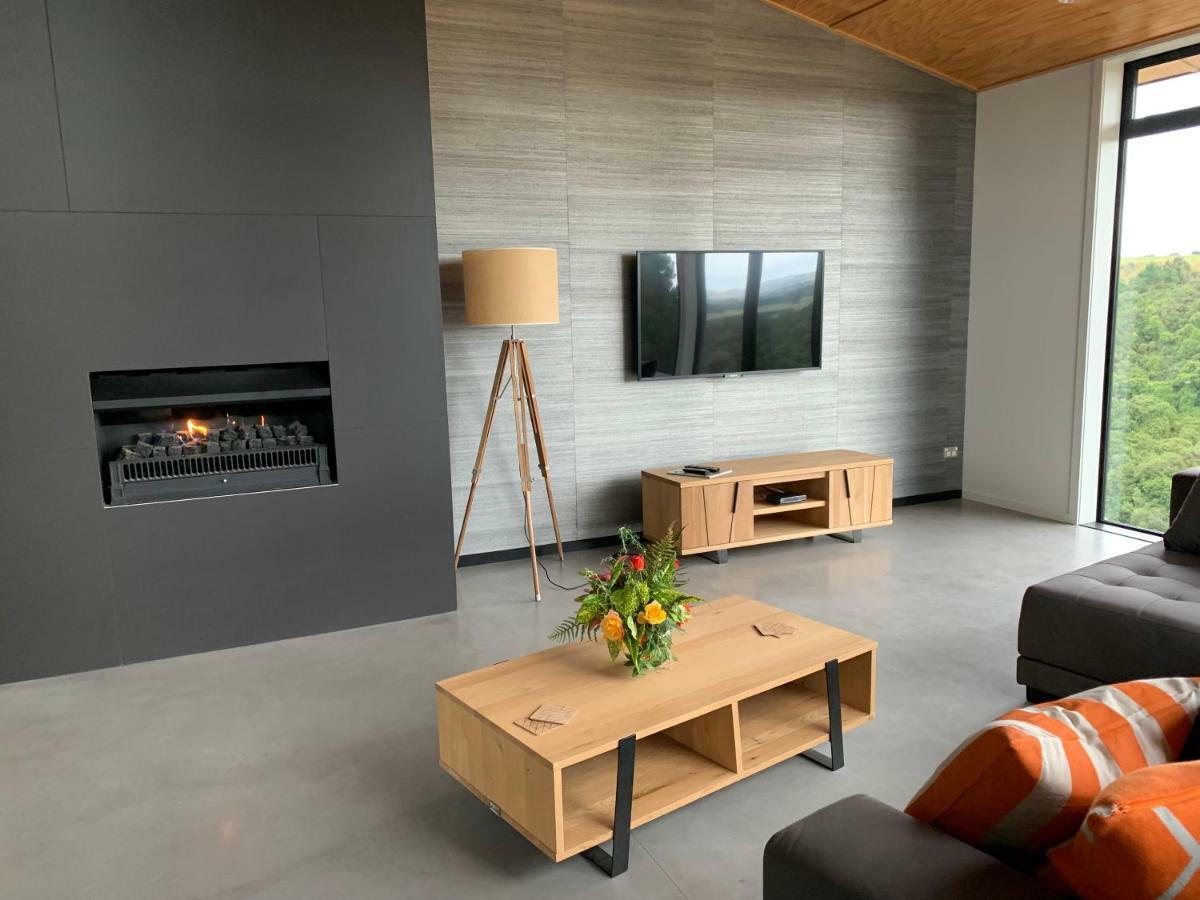 Secluded Getaway Villa Oamaru Bagian luar foto